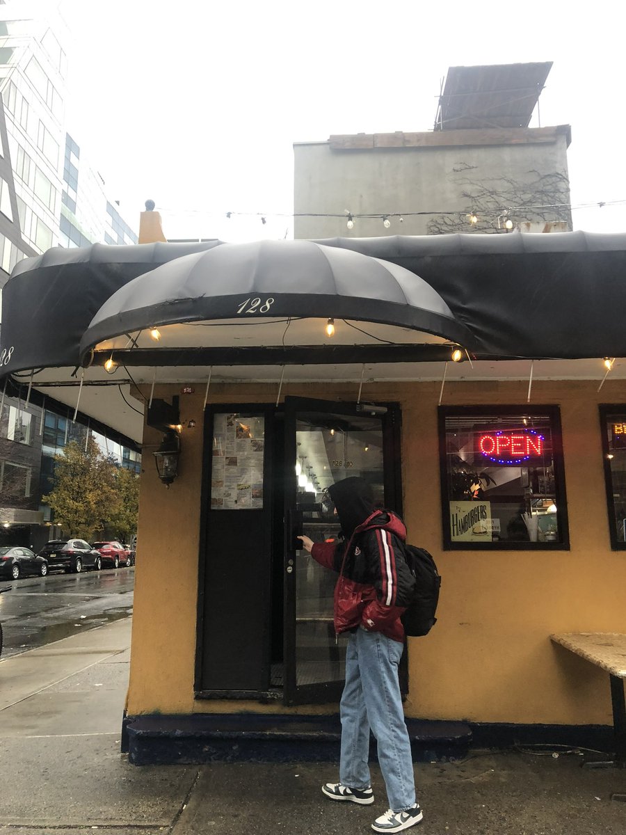 williamp1999's tweet photo. miss walking in nyc https://t.co/9t7KQyrDkL
