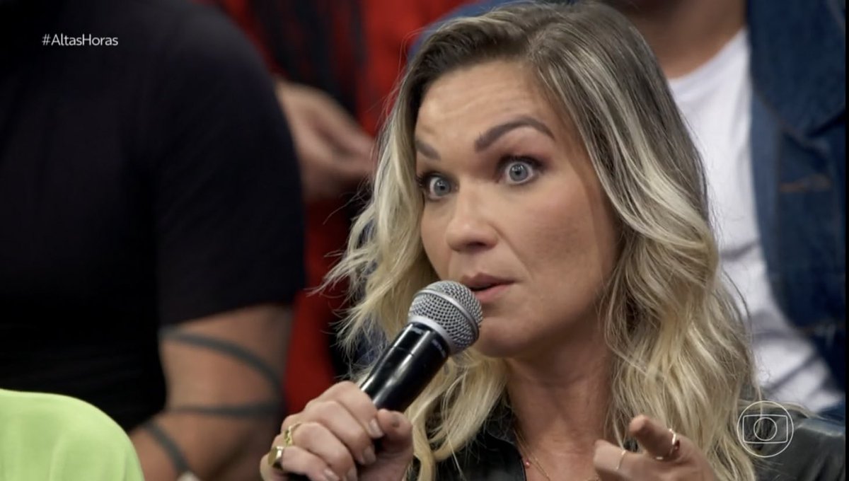 sitetelevisivo's tweet image. A Andrezza Cruz com certeza foi uma das que mais quis ser paquita da Xuxa #AltasHoras