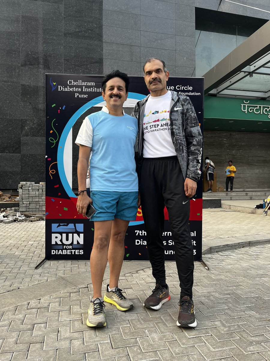 That’s how the first session of a conference on Diabetes be, every morning!! A #RunforDiabetes organised by @NupurLalvani and @Unnikri  Great to meet up with @docchennai      #IDS2023 #Summitcdi #RuntheTalk #RunningmakesBetterDoctors