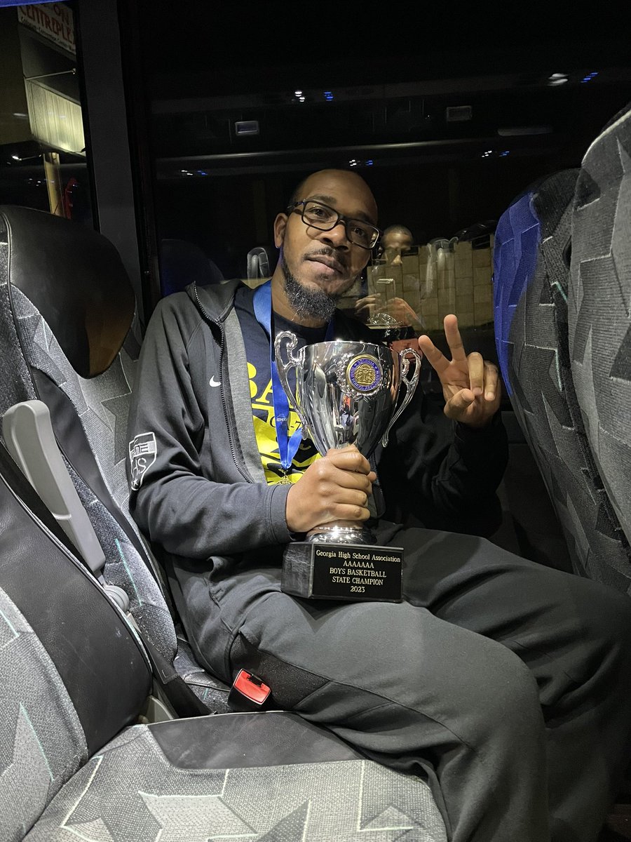 _CoachShep_'s tweet image. Speak to me extremely nicely moving forward. #StateChamp #3In4

This one for you Khalil. Miss you kid #LLK @WheelerHoops #WorkIsDone @lthompson4lt @Mr_McCray @MEdwardsBball @mayelloyd1