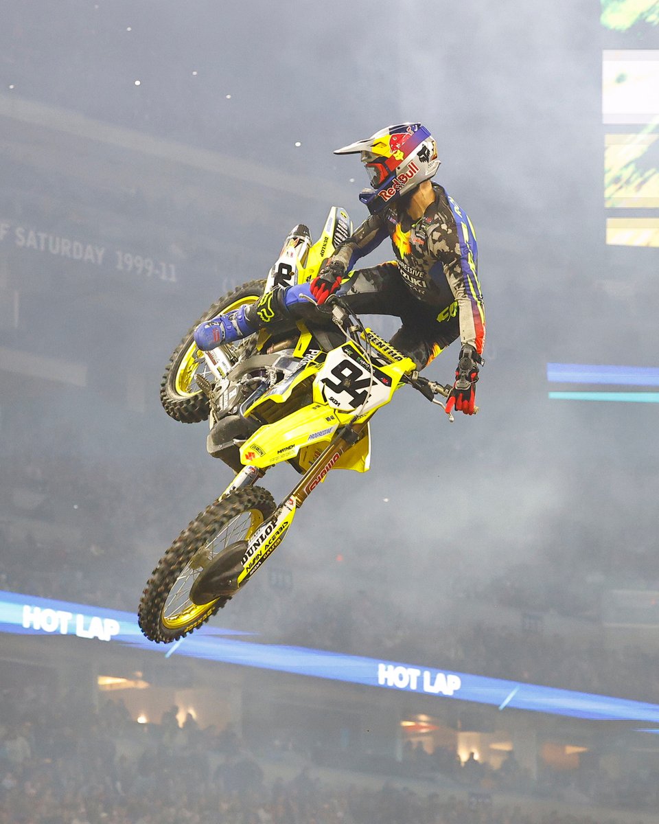 VitalMX's tweet image. 2,607 days since Suzuki&apos;s last 450SX victory 😳 Ken Roczen finally gets another one for everyone in 🟡 Full results and updated points 🏁 vitalmx.com/features/resul…