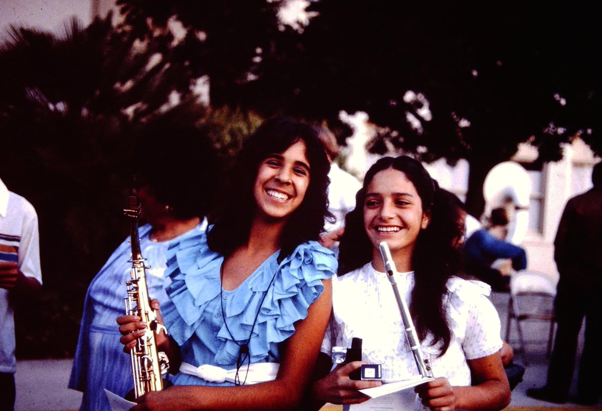 brown914's tweet image. Middle School/Junior High Marching &amp;amp; Jazz Band memories are always uplifting at a parade! Way to play 🥁 🎷 🎺 Oceanview, Redwood, and Cabrillo! #VisualPerformingArts at the 2023 Ventura    St. Patrick’s Day ☘️ Parade (I love parades!)