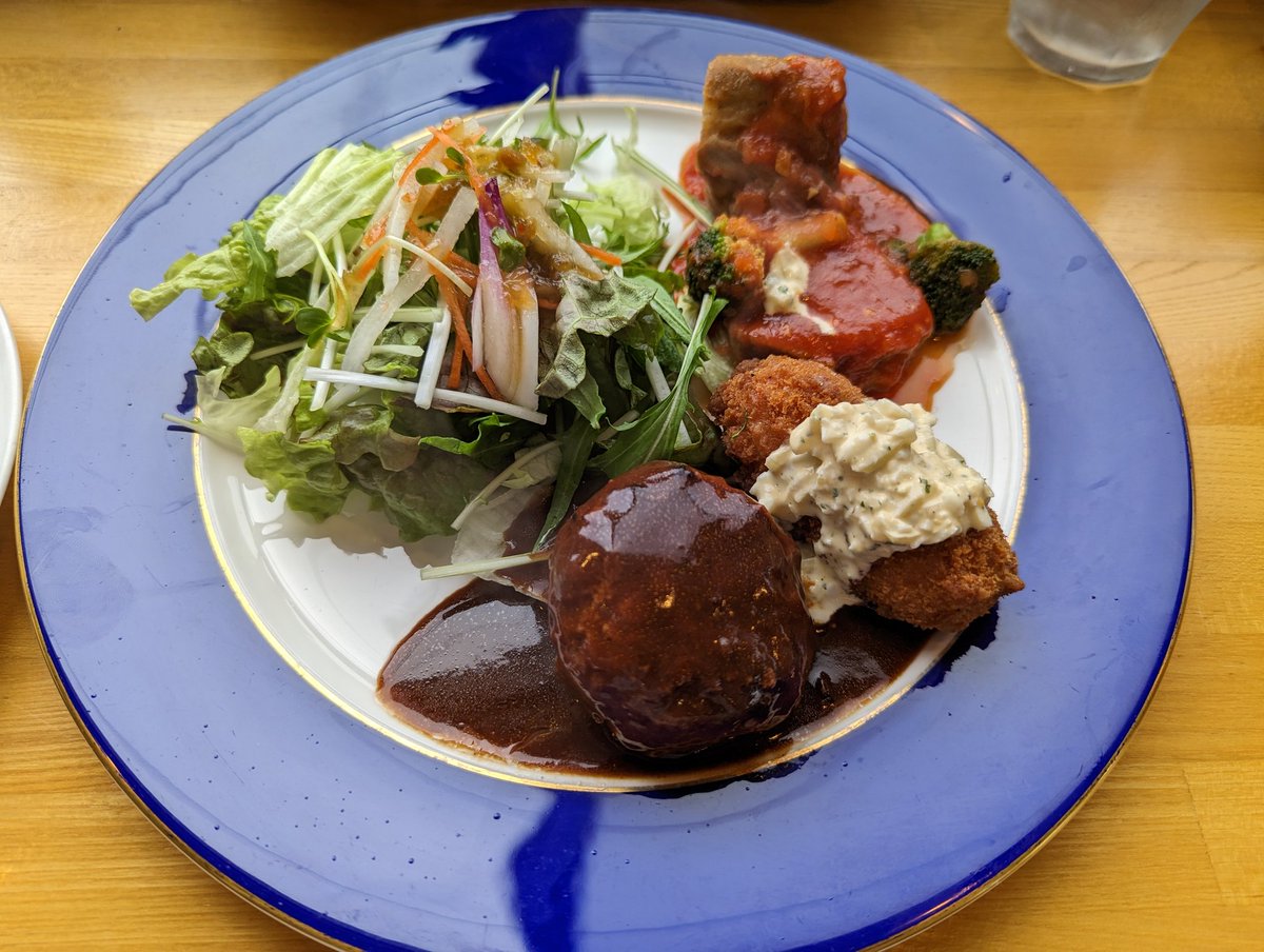 google_fun's tweet image. #今日の昼飯　#TodayLunch
#Pixel6 #食テロ
#超絶ウルトラスペシャルランチ
久しぶりに、洋食ランチにします。
料理は美味しゅうございましたが、若いカップルに囲まれて、お一人様で頂きました(ﾉД`)ｼｸｼｸ