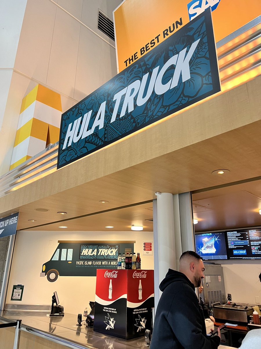 Nachos anyone? Visit our friends at <a href="/hulatruck408/">hulatruck</a> for some island inspired favorites like this one! Kalua pork nachos with hula sauce 😋 Stop by tonight outside 216 on the concourse. #islandvibes