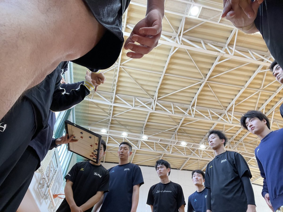 twi_jdva's tweet photo. 12時まで五ゲームを行いました。
様々な課題点も見え、良い練習試合となりました。
二日間協力くださった八千代松蔭高等学校��レー部様どうもありがとうございました。 https://t.co/kYOsRsYG1m