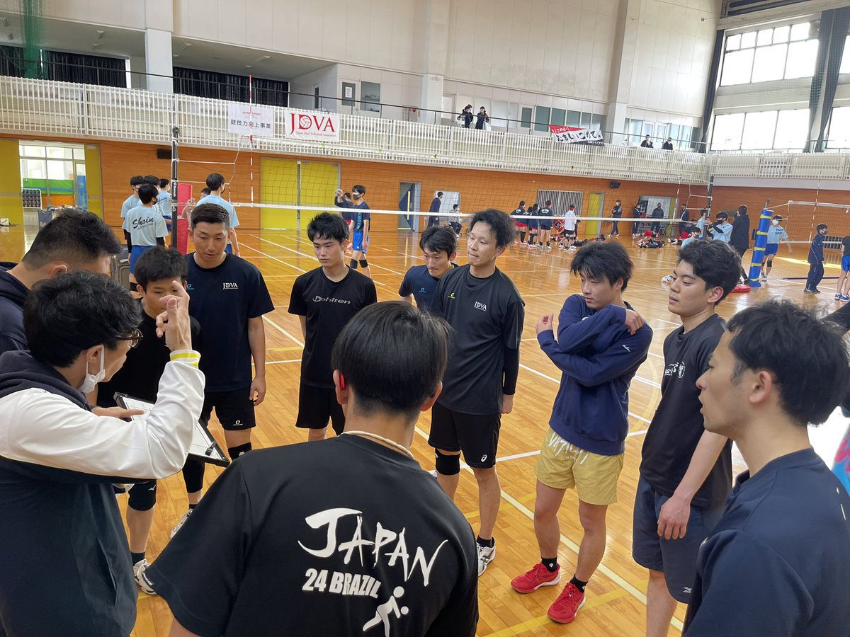 twi_jdva's tweet photo. 12時まで五ゲームを行いました。
様々な課題点も見え、良い練習試合となりました。
二日間協力くださった八千代松蔭高等学校��レー部様どうもありがとうございました。 https://t.co/kYOsRsYG1m