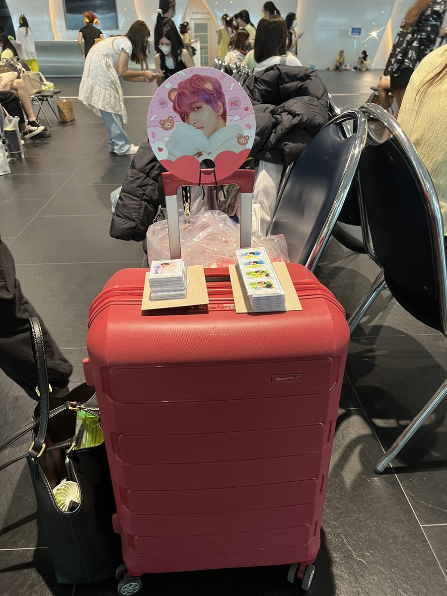 Project4SunChan's tweet photo. เริ่มแจก giveaway น้องแฮชานแล้วนะคะ 

📍 Hall 5 

#NCTDREAM_THEDREAMSHOW2_in_BKK 
#THEDREAMSHOW2_in_BKK 
#TDS2inBANGKOK_DAY23

#Project4Sunchan 
#HAECHAN #แฮชาน https://t.co/yaNO4Unrkl