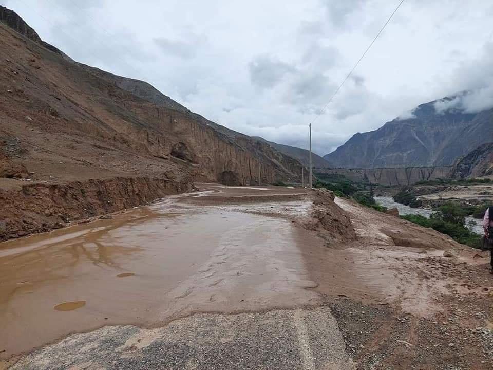 BlasMbp's tweet photo. Tramo Sihuas-Chuquicara
Y las autoridades brillando por su ausencia.
@kellyportalati2 @ChaconNilza @LadyCamones @DarwinEspinozAP 
@MTC_GobPeru @ProviasNac_Peru https://t.co/ZM72XyveVP