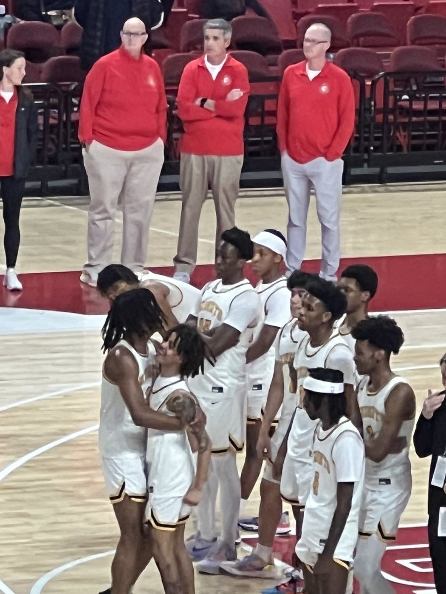 Big time year for the guys!  Congrats on winning the 4A championship <a href="/2cayne/">Cayne Woodland</a> @d1favor <a href="/ParkvilleHoops/">Parkville Hoops</a> !  Great season! Proud of you guys..  Keep working hard! <a href="/CoachMario13/">Mario Scott</a> <a href="/hcdreamteam/">HC United</a> .. #MASFamily