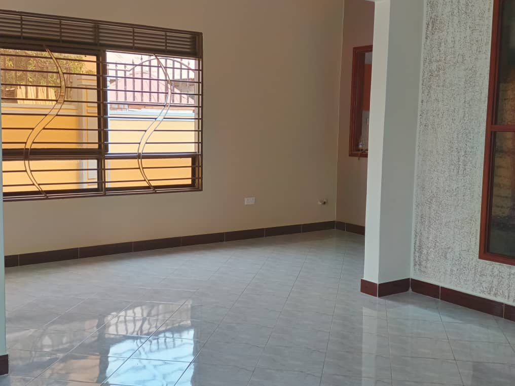 shukranproperty's tweet photo. Brand new house is available for sale located at kitende on Entebbe road.
๐HAS got #3bedrooms dining room sitting room kitchen and boy's quarter.seated on #10Decimals private Mailo land title on Entebbe asking price #320m ugx negotiable
Call 0706592177 https://t.co/SWOurtcwcm