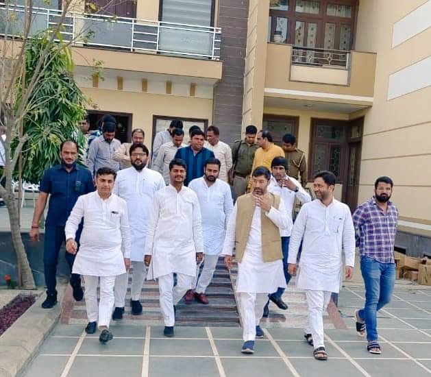 RAJ NAGAR BJP (मोदी का परिवार) (@trendrajnagar) on Twitter photo #क्षेत्रीय_अध्यक्ष श्री <a href="/MohitBeniwalBJP/">Mohit Beniwal</a> जी, क्षेत्रीय अध्यक्ष भाजयुमो श्री <a href="/sukhvindrasom/">Sukhvindra Som</a> जी, जिला पंचायत अध्यक्ष गौतमबुद्धनगर श्री @ChaudhryAmitBJP जी, क्षेत्रीय मंत्री श्री @Pt_AshishVats जी ।। #क्षेत्रीय_अध्यक्ष श्री <a href="/MohitBeniwalBJP/">Mohit Beniwal</a> जी, क्षेत्रीय अध्यक्ष भाजयुमो श्री <a href="/sukhvindrasom/">Sukhvindra Som</a> जी, जिला पंचायत अध्यक्ष गौतमबुद्धनगर श्री @ChaudhryAmitBJP जी, क्षेत्रीय मंत्री श्री @Pt_AshishVats जी ।।