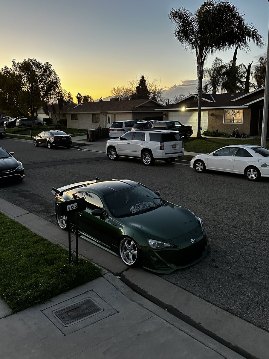 86petee's tweet image. she bad or whateva