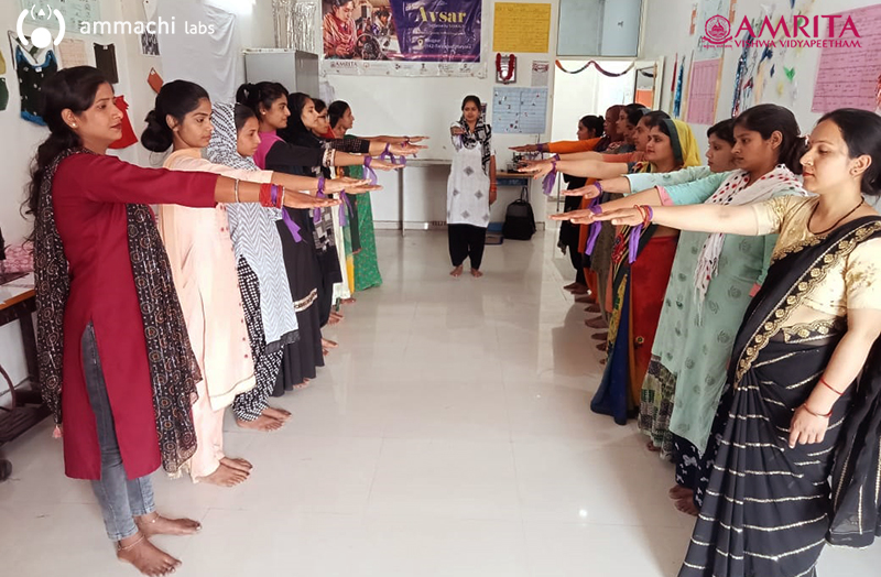 ammachilabs's tweet photo. Mar 11, 2023 - Students from the #Amrita #Sankalp #TailoringCenter of #Faridabad celebrated the #InternationalWomenDay. They made posters and took a joint pledge of solidarity. They came from the #Rivajpur and #Bhupani villages.

#AmritaSankalp #VillageWomen #WomenDay https://t.co/jpYinodk11