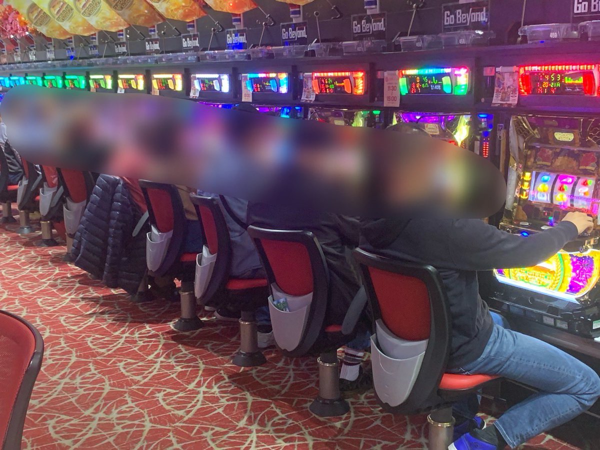 誰がおじさんや!
イケおじと呼びなさい!!!!!!!
さて、ジャグラーシリーズは✍️
🐿ハッピー→全体ベース高め
🦏アイム→ワンチャン今日の当たり島
🐯マイ→メリハリで強い台1/3位
🐶ファンキー→稼働ようやく付いた
みさきが夢中でお昼行ってくれません。