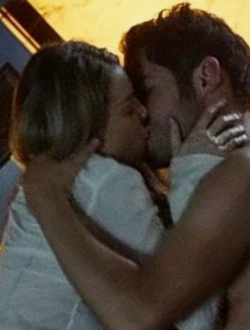 AllicatA03's tweet photo. Next chapter of "The Bell Jar" is here! 

#LuciferFanfiction #lucifermorningstar #LuciferNetflix

https://t.co/eZEmifG5L7 https://t.co/811JyvjY3E