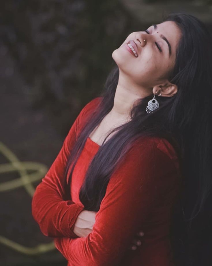 ❤️‍🩹 நிசப்த மழை வேண்டும் என்பதை காட்டிலும் ஒரு புயல் போதும் உன்னுடன்  ❤️‍🩹

#hisha