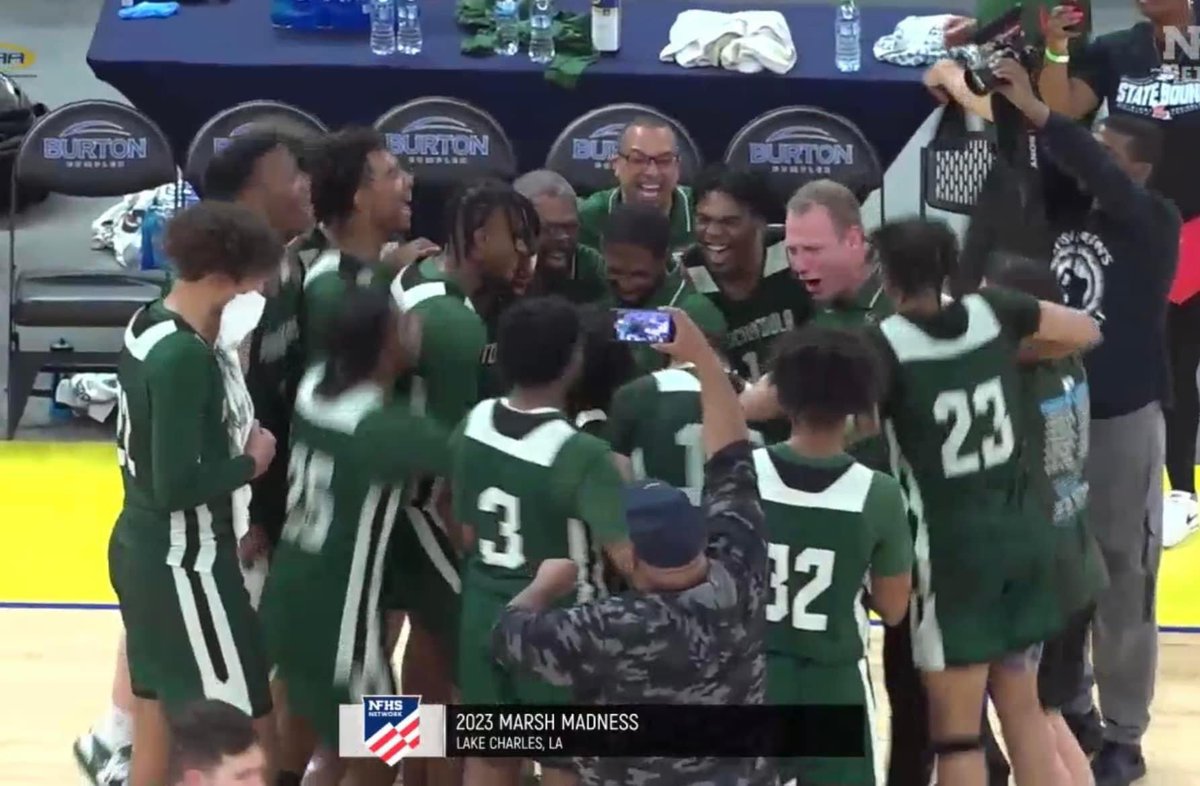 PHSGreenWaveSB's tweet photo. Lady Wave Softball would like to congratulate the Greenwave Basketball program on this 5A state championship win. Congratulations to Coach Tom Taylor, his assistants, and players on bringing a championship home to Ponchatoula, LA! #nodropoff #Greenwaveway #toulaproud https://t.co/8ANUORJBhJ