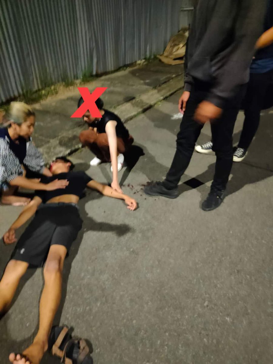 Perjuangan seorang DAVID

Ini adalah hari ke 19 perjuangan David. Sudah 456 jam David belum sadar. 

Ini adalah hari ke 19 David bertahan untuk hidup setelah percobaan pembunuhan yang dilakukan para SADISTIS, kolaborasi dua orang dewasa dan satu anak perempuan,