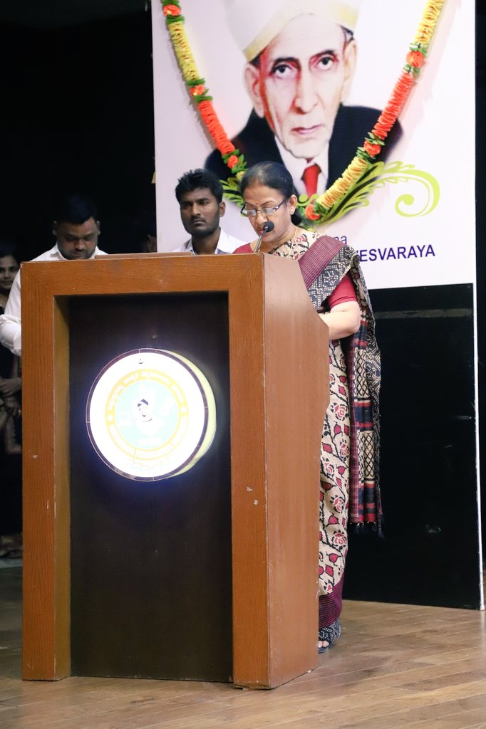 mybelgaum's tweet photo. *NYK Belgaum* organized *District Level Neighborhood youth Parliament 2023* which was inaugurated by *Smt. Mangal Suresh Angadi* Hon'ble MP Belagavi on 11.03.2023. Topics and culture performance. #NHYP @Nyksindia @nykskarnataka @ianuragthakur @MangalSAngadi https://t.co/9m00FbviPS