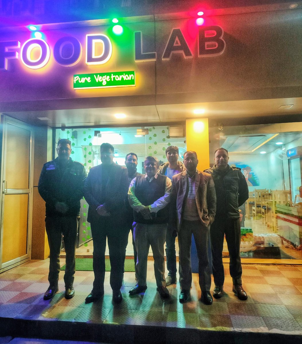ShokatHayyatMat's tweet photo. Amid of hectic schedule tried South Indian Cuisine at #Bhaderwah https://t.co/Lv2XXNhuRx