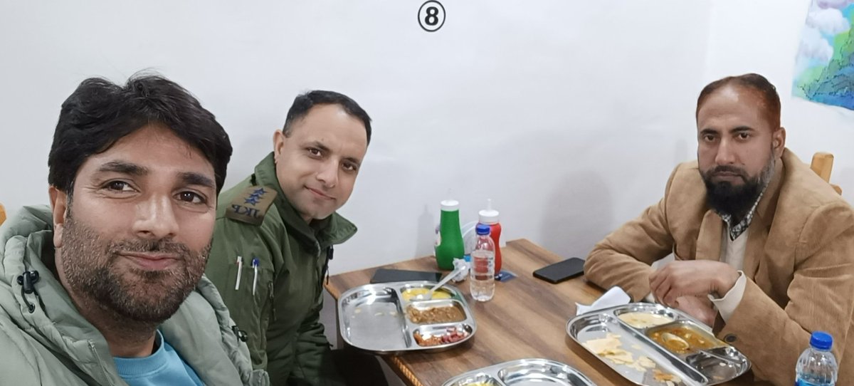ShokatHayyatMat's tweet photo. Amid of hectic schedule tried South Indian Cuisine at #Bhaderwah https://t.co/Lv2XXNhuRx