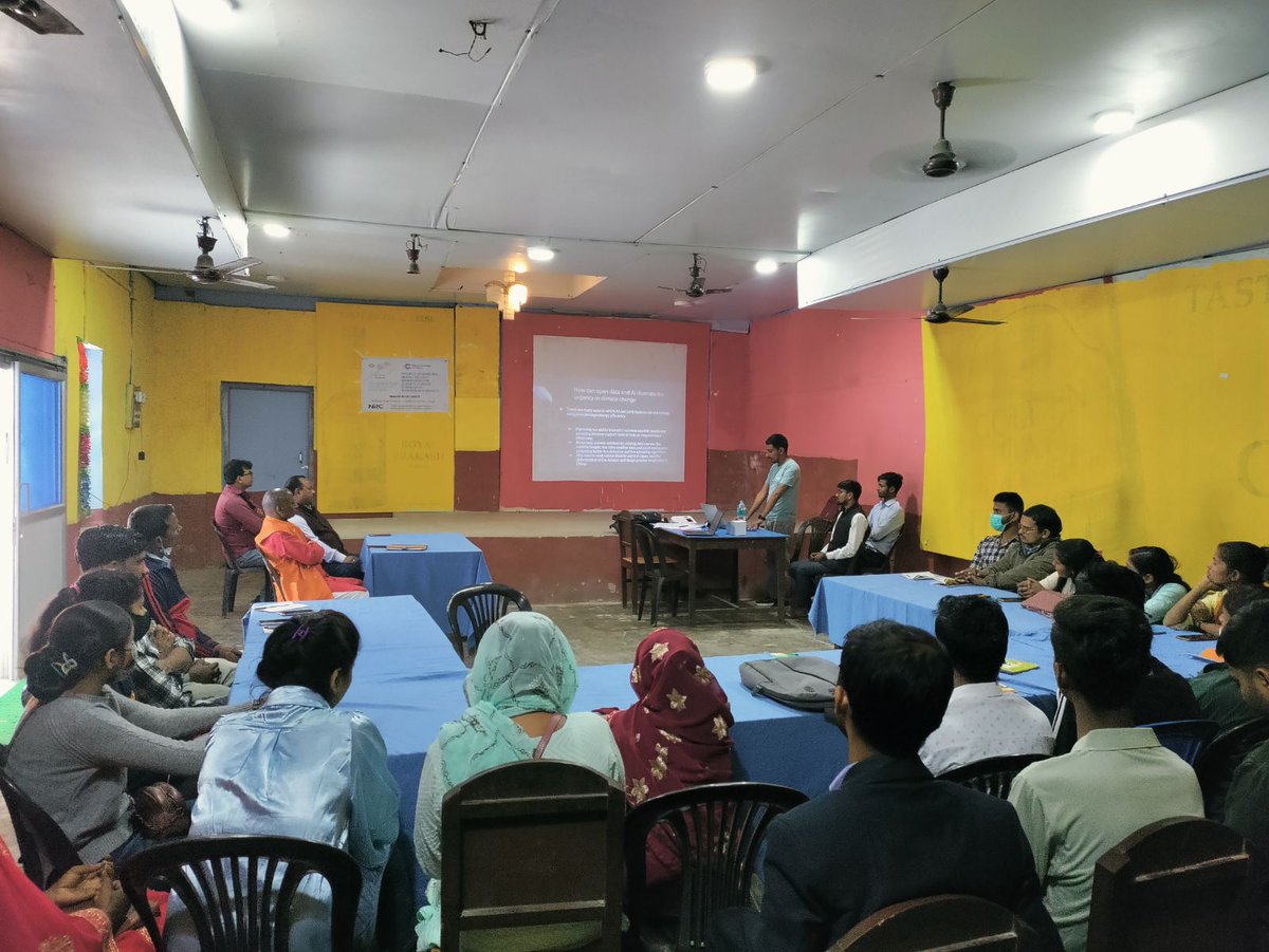 NepalComms's tweet photo. Innovative digital approaches need local govt support, ownership. Participants presented #opendata and #AI ideas to address #climatechange to local govt reps of Mahadeva, Chinnamasta, Tirhut Rural Municipality.

#OpenDataDay #ODD2023 #OpenDataToAI #bettertogetherthanalone https://t.co/FzMOFnT4Mh