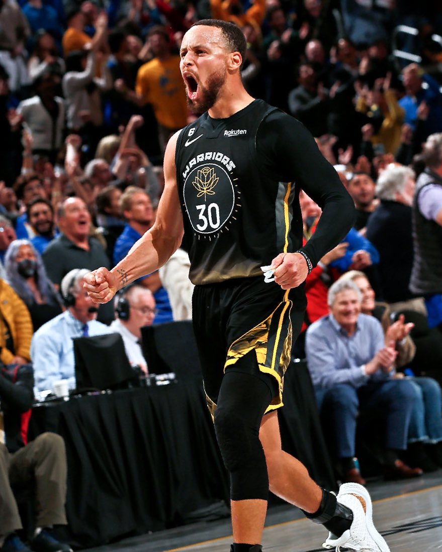 TheClockWorkINC's tweet image. Stephen Curry went NUCLEAR Tonight vs The Bucks: 

- 36 PTS (22 PTS in the 4th/OT)
- 5 REB 
- 4 AST 
- 6 3PM 
- 1 BLK 
- 2 STLs 
- 62.6 TS% 
- 48.1 FG% • 13/27 FGM 

What A Performance!!! Stops The Warriors 3 Game Losing Streak.