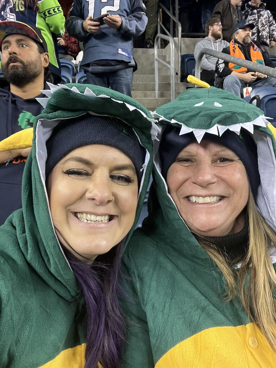 Elise_Maier's tweet photo. Let’s goooooooo @XFLSeaDragons #BreatheFire #xfl #seadragons https://t.co/ZiTkcoxlRP
