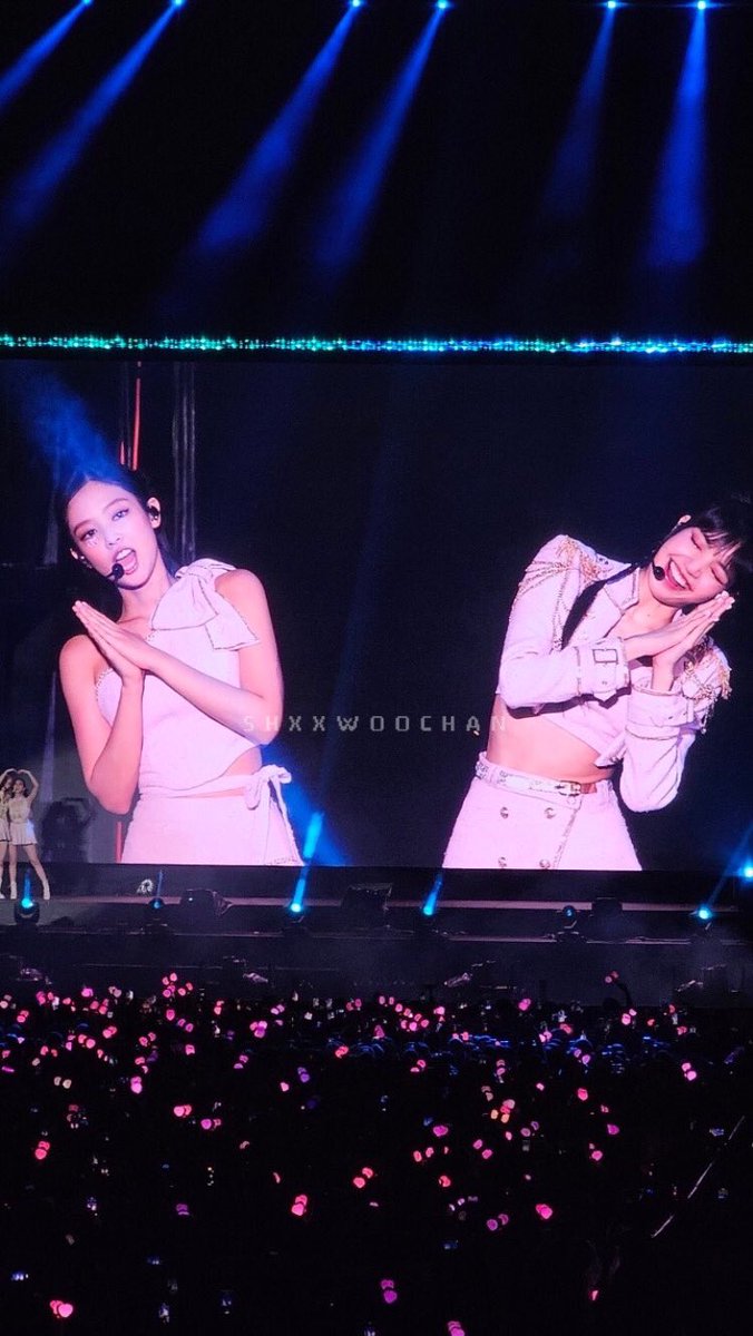 cendolbrainrot's tweet photo. so far, my most fav photo i’ve taken ❤️❤️ cutieeee🤏😭
#jenlis #JENLISA #JENNIE #LISA #BORNPINKinJAKARTA #BORNPINKinJKTday1 #BORNPINKinJKT https://t.co/4YWpBGnKdp