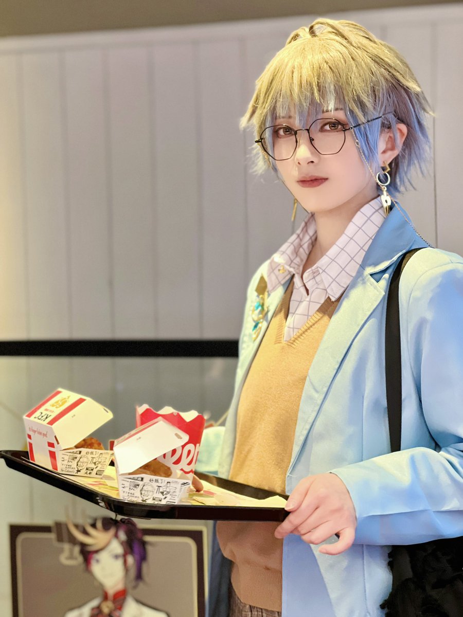KKaren_Lin's tweet photo. Met ike in KFC
小池偷拍
#IkeEveland #LuxiemKFC #cosplay https://t.co/PukAYObDhY