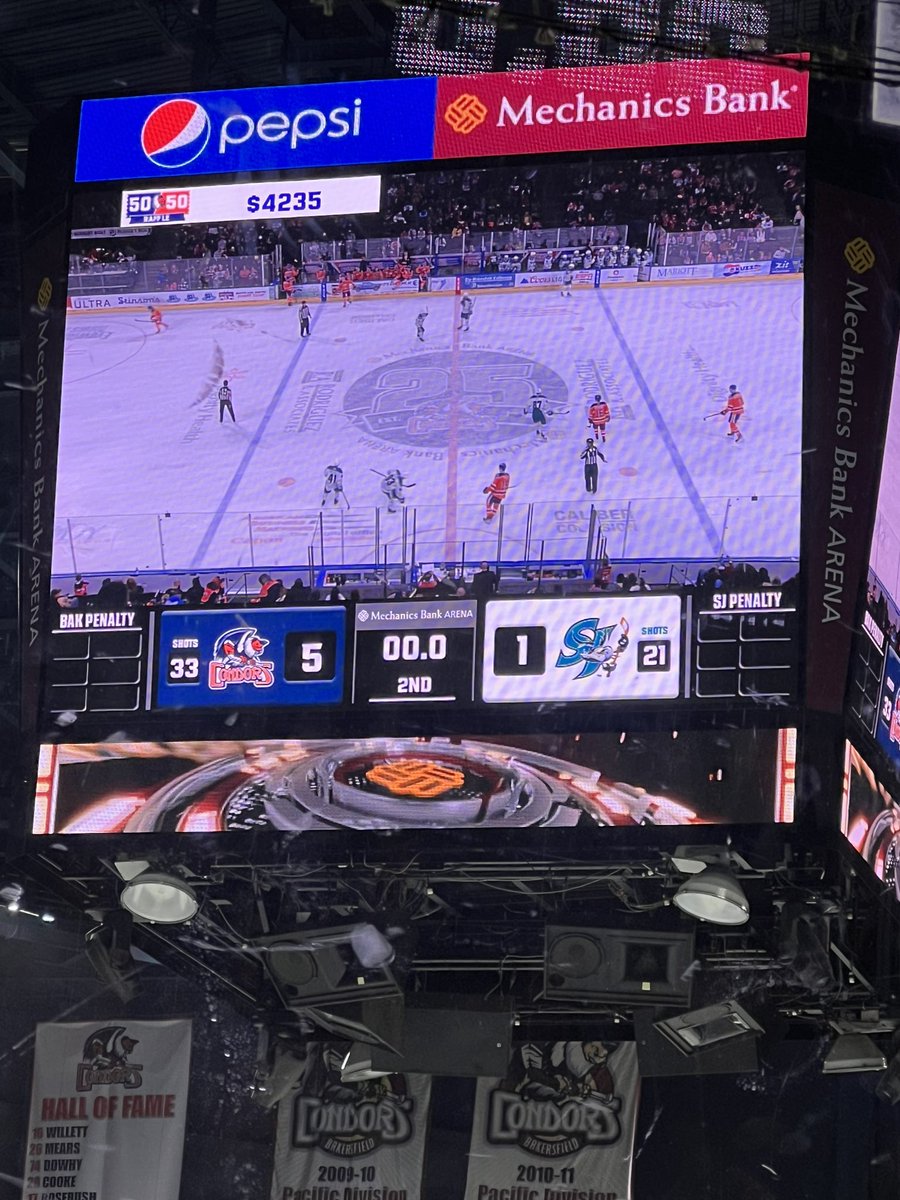 redpatchzero481's tweet image. Night and day from last night. @Condors  look like a completely different team. 2 players on hatty watch!