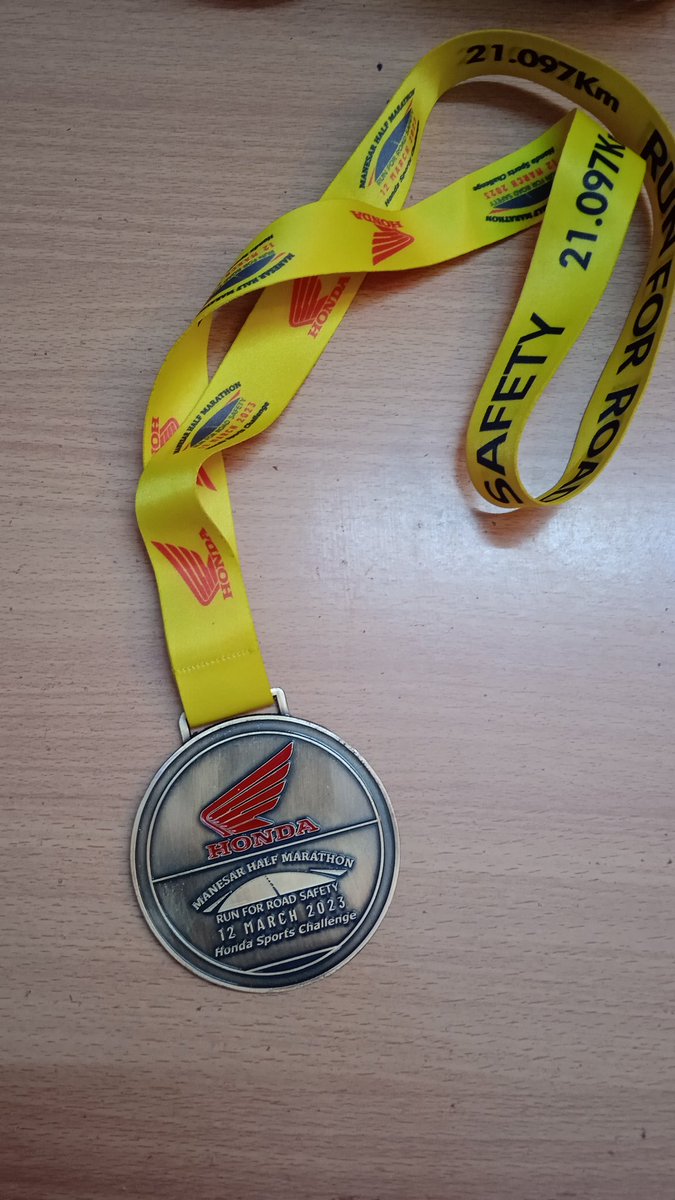 cailajindal's tweet photo. Finished Honda manesar half marathon! Got my PB in this:) happy with my timings but missed sub 2 with few seconds! 
Great event and so nice arrangements🙌
@sachindei65
#Honda #manesar #halfmarathon #loveforrun #friends https://t.co/MKewFIjBw1