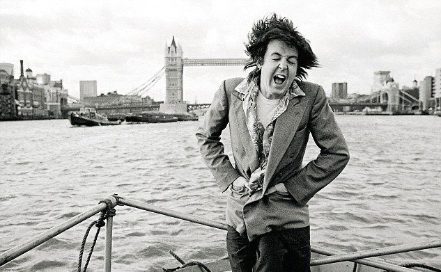 beatleshourly's tweet image. Paul in London