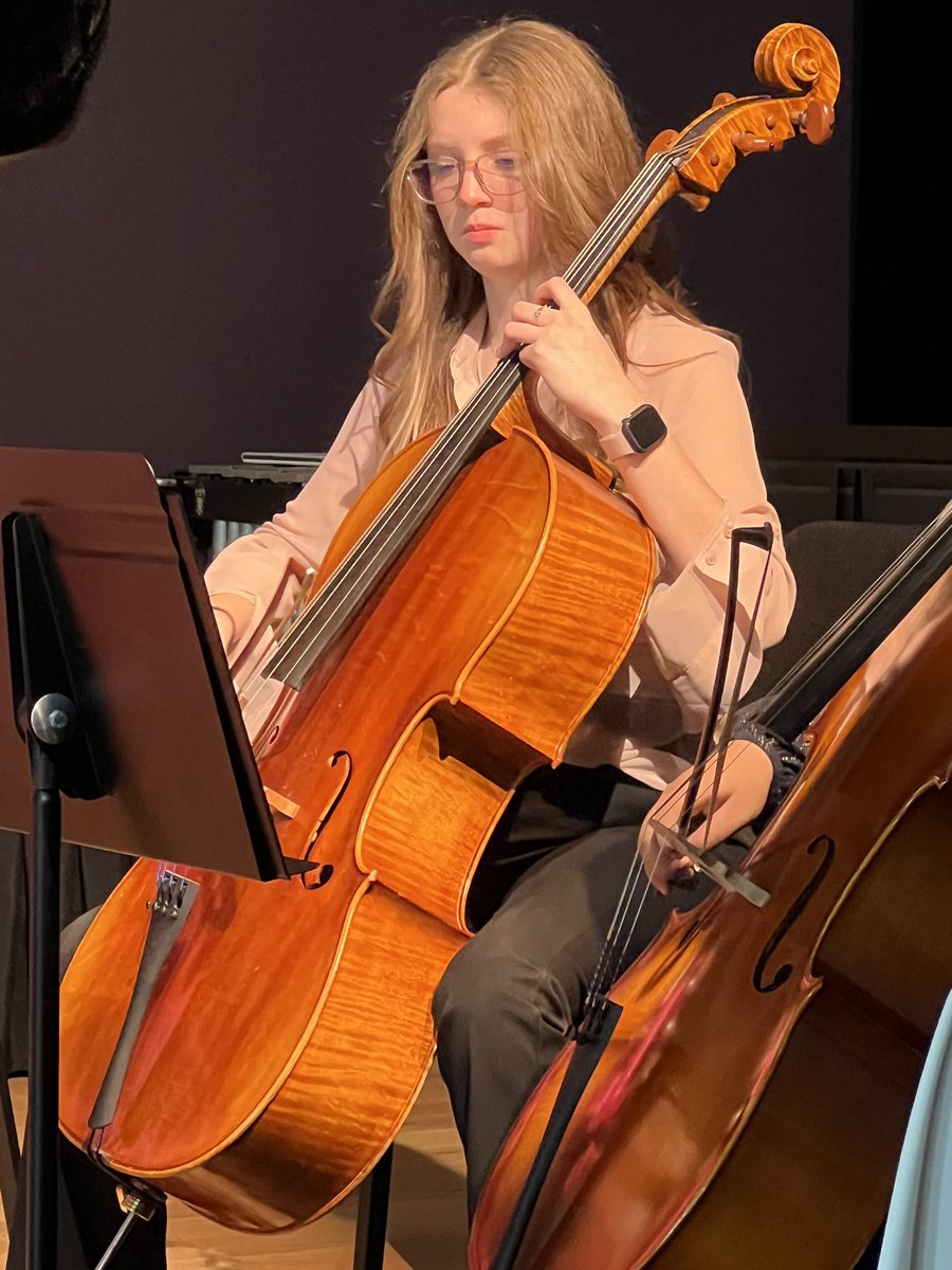 Joanna Carrillo Rowley 📚 tweet media