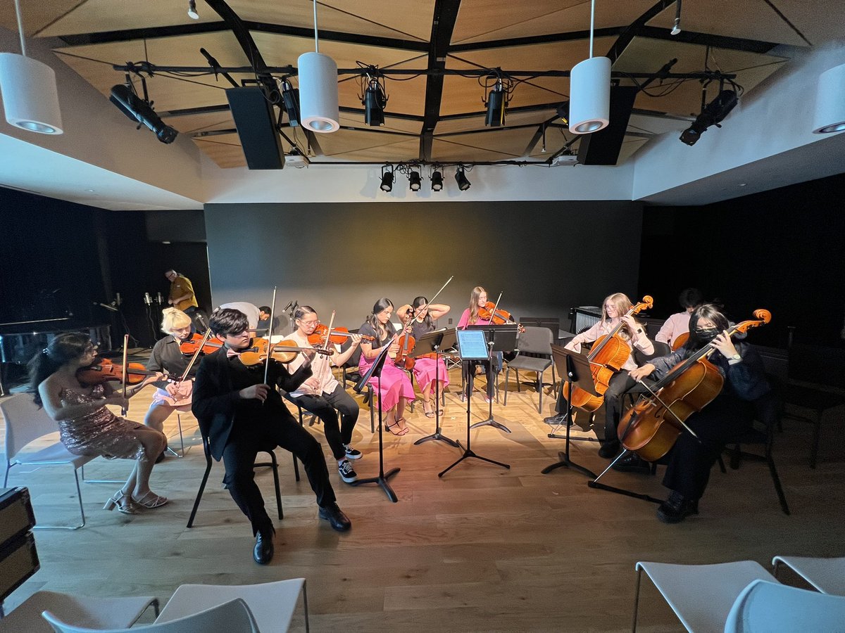 Joanna Carrillo Rowley 📚 tweet media