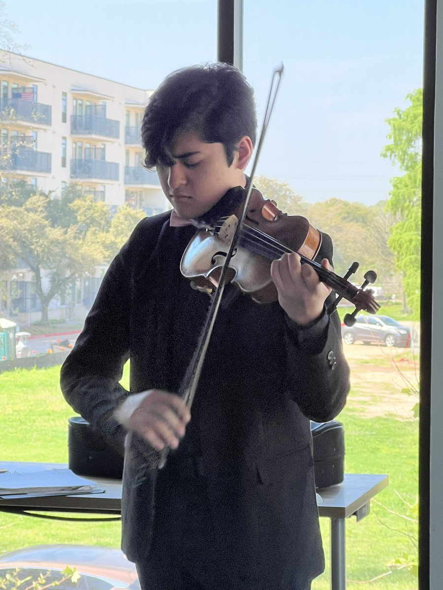 Joanna Carrillo Rowley 📚 tweet media