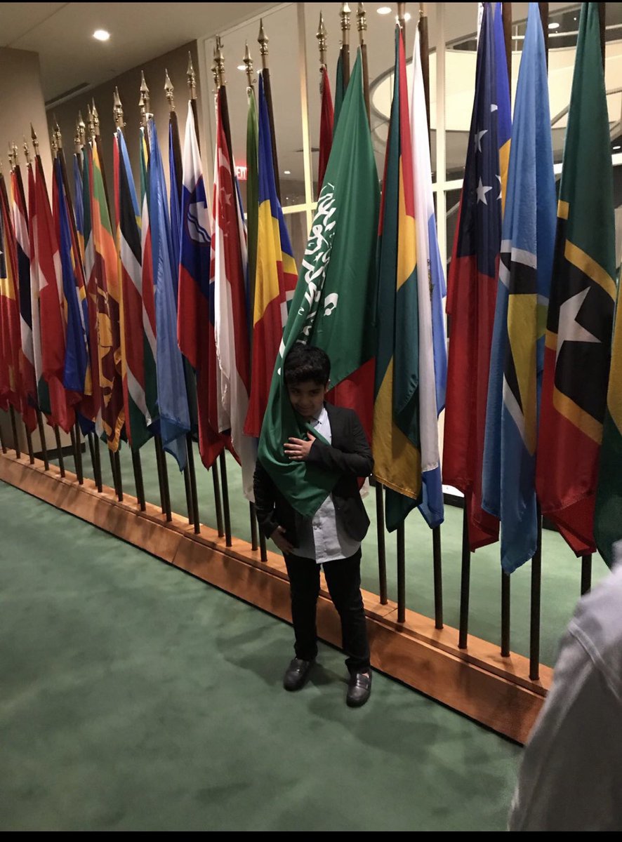 #يوم_العلم                                                         في مقر هيئة الأمم المتحدة في نيويورك ، ابني سلطان بحث بلهفة عن علم بلاده من بين 193 علم للدول الاعضاء ، واحتضن البيرق بكل فخر واعتزاز