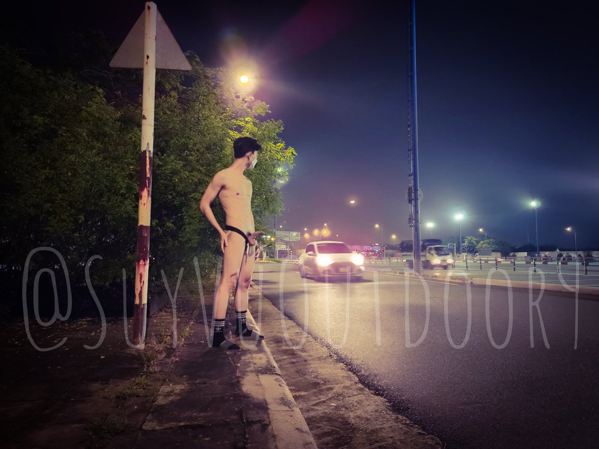 Bị thấy gòi 🥲🥲
Cn ở nhà up hình cho ai cần cảm hứng nha 
#outdoors #outdoorfun #exhibition #gayvietnam #gayasia #publicgay