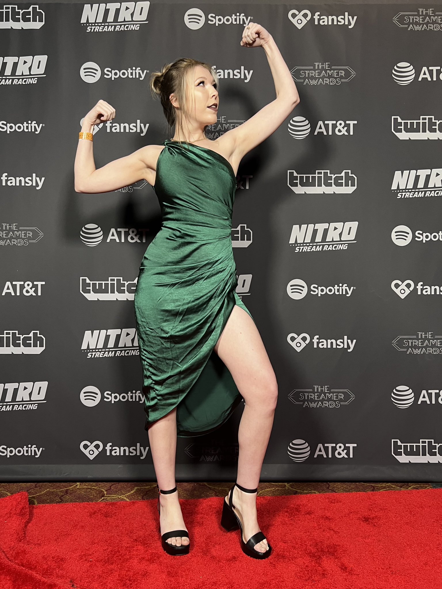 Ela 🌱 on X: took on the streamer awards and didn't win a damn thing 🏅   / X