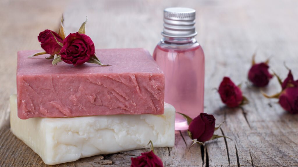 neeeraj98053's tweet photo. Bar Soap Vs. Liquid Body Wash: Which Is Actually Better?
For many, liquid soap is easier and more convenient – and some still prefer bar soap. Some people even use a combination. But which product is actually better?

https://t.co/wkGuBgnRcv https://t.co/PBBlHJeDd7