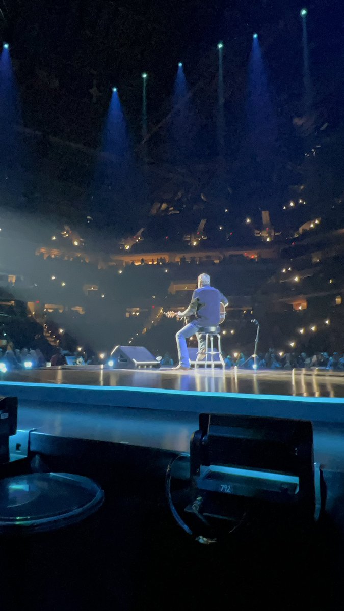 JamieMc73's tweet image. Few pics from tonight! #BSINDIANAPOLIS  @blakeshelton