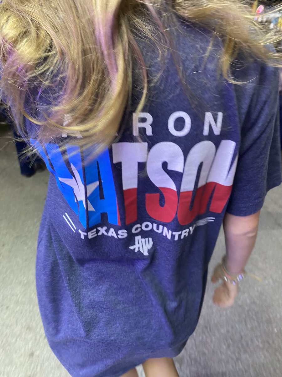 Swimkim74's tweet image. @aaron_watson  another awesome Austin Rodeo with Aaron Watson!  #aaronwatson, #austinrodeo, #bullswon