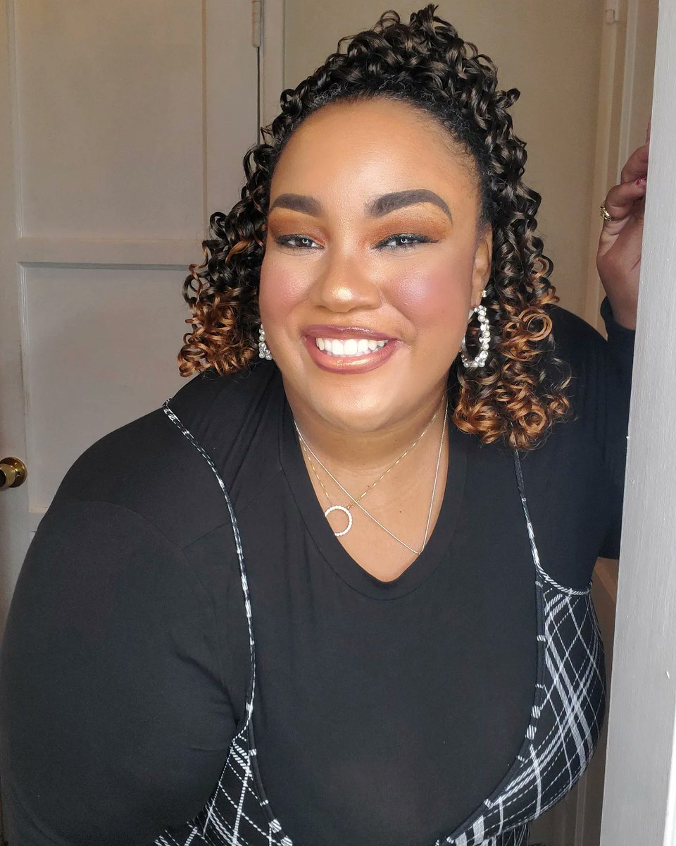 DIVATEETEE's tweet photo. #flyfluffyandfabulous #divateetee #tiffanymonique https://t.co/rvm8IWOIPm
