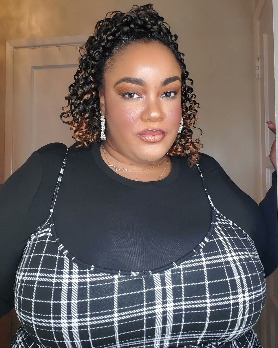 DIVATEETEE's tweet photo. #flyfluffyandfabulous #divateetee #tiffanymonique https://t.co/rvm8IWOIPm