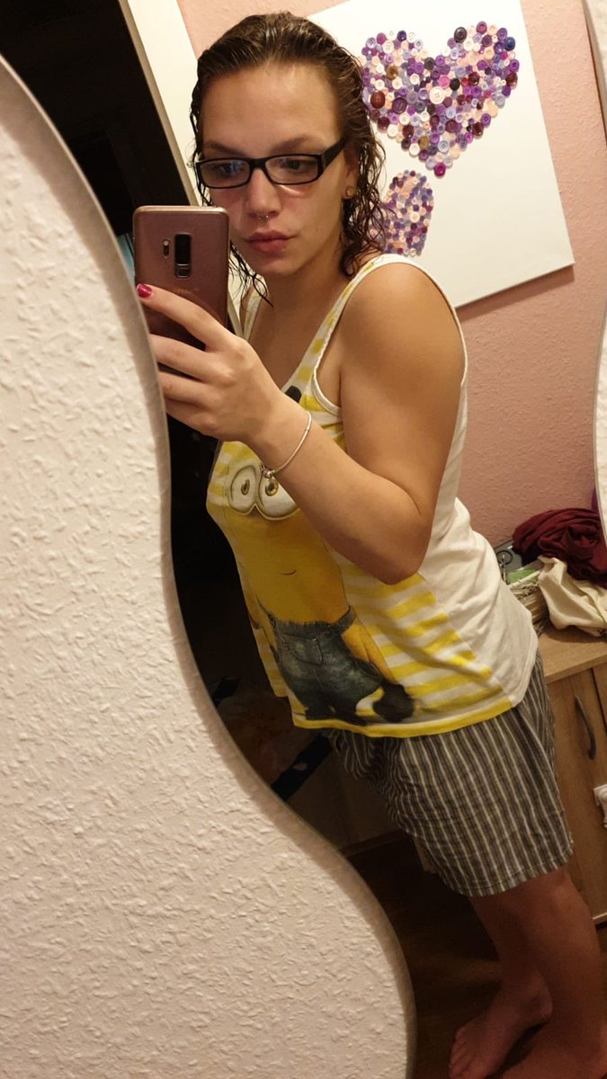 Bei 40 Retweets zeige ich euch meine neue Sklavin nackt 😈
Versaute Kommentare sind auch gern gesehen 😉

#sub #sklavin #herrin #expose #naked #sweet #bdsm #pig #tits #hängebrüste #selfie #sexy #rt #retweet #like