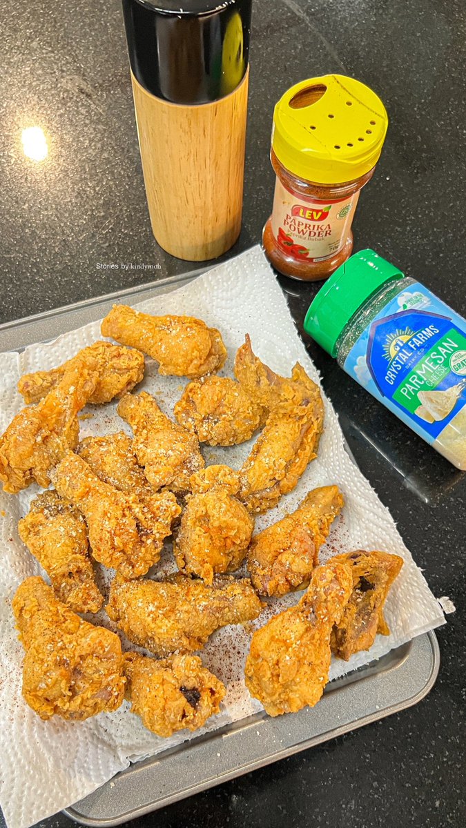 kindymoh's tweet photo. Resep #masakhariini chicken wings yang ga kalah enak dari wingstop. Adonan wingsnya pake tepung bumbu Sasa Fried Chicken, ini enak banget kalian wajib recook gesss 🤤🙌 @Sasa_Melezatkan 

👇🏻RESEP STEP DI BAWAH👇🏻 https://t.co/AXIJbCTlkn