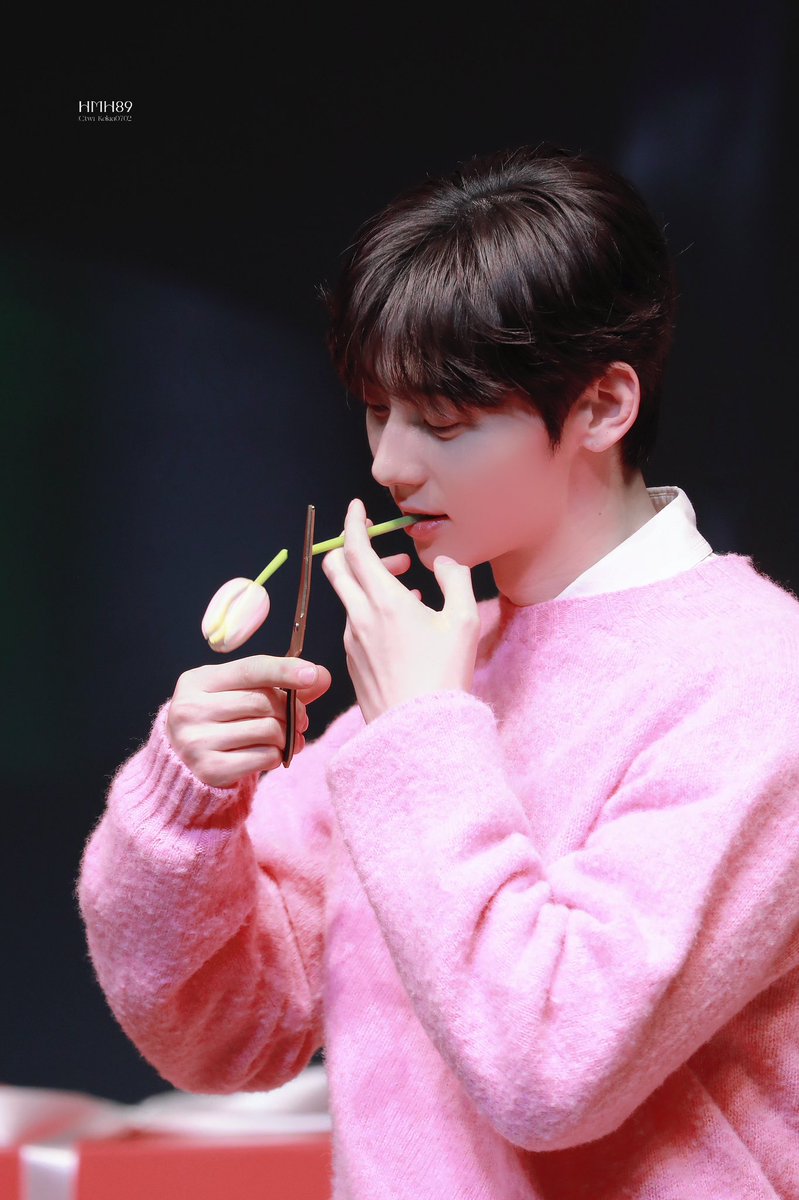 Kokia0702's tweet photo. 230312 Sweet hwangdo party

Cut🌷～

 #황민현 
#MINHYUN #민현 
#HWANGMINHYUN 
#TRUTH_OR_LIE #HIDDEN_SIDE https://t.co/pd7e2W8A5o