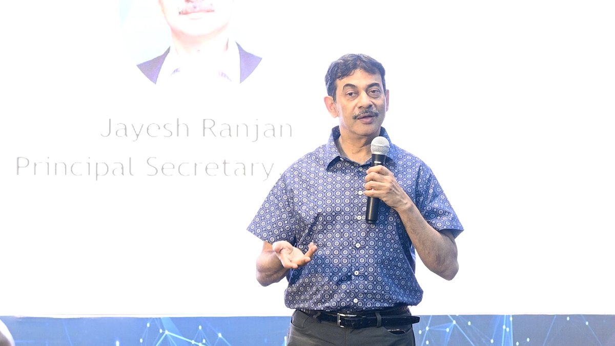 THubHyd's tweet image. #THub&apos;s #Lab32 program launched its 10th cohort, empowering #MVP-ready #startups. Scale-up Summit 2023 brought together thought #leaders for #networking. Redberry partnership &amp;amp; website launch was also announced. 

#InnovateWithTHub