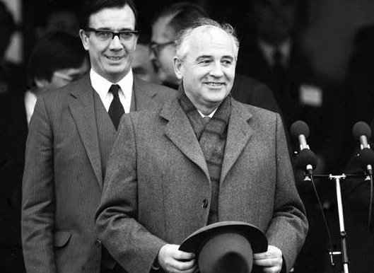 TammiMinoski's tweet image. #OTD 1985: #MikhailGorbachev becomes the head of the Soviet Union, following the death of Konstantin Chernenko. #RussianHistory #ColdWarHist