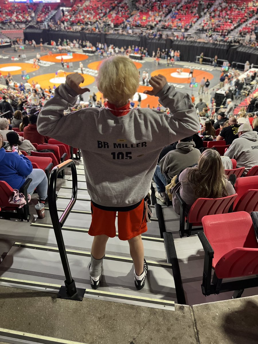 BradyMiller2027's tweet photo. Make it to the podium! 5th at the IESA State tournament. Great time and great memories! #generals @chad_kristie @D61EJH #wrestling #pinforthewin https://t.co/rbZoaW0Jg0